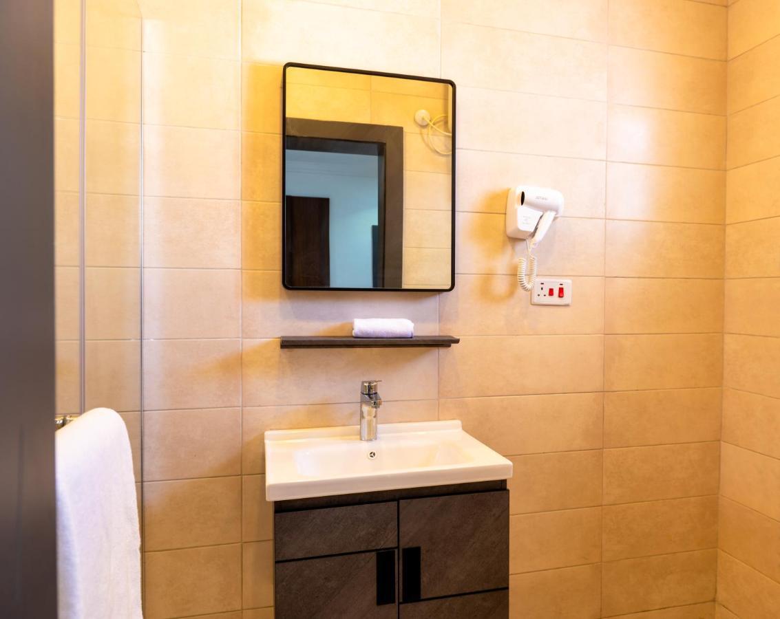 Jotani Living Apartment ลากอส ภายนอก รูปภาพ